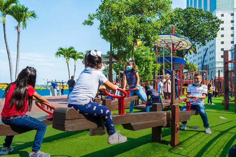 parque infantil malecon 2000